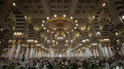 Pamer Bendera Parpol di Depan Masjid Nabawi, Gibran Anak Ketua DPRD Karawang Ditangkap Polisi