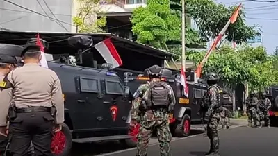 Pengamanan di sekitar lokasi Duren Tiga  dan Saguling saat tim hakim melakukan cek TKP pembunuhan Brigadir J