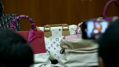 Deretan Tas Mewah Istri Rafael Alun Trisambodo