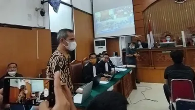 Ayah Brigadir J, Samuel Hutabarat tak terima Yosua disebut terlibat perselingkuhan dengan Putri Candrawathi.