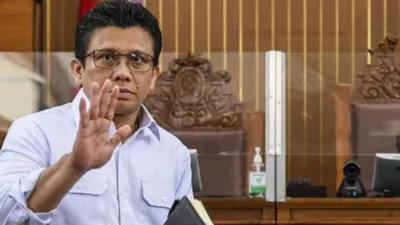 Soroti sikap, raut wajah serta sorot mata tajam Ferdy Sambo di sidang tuntutan pembunuhan berencana, ayah Yosua ungkap dengan suara bergetar