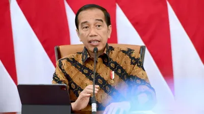 Presiden Joko Widodo (Jokowi) akan membuat peraturan larangan menjual rokok secara batangan atau eceran.