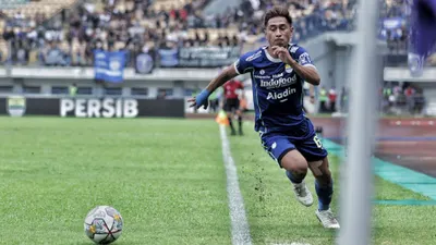 Persib Bandung akan bertanding melawan Arema FC di Stadion Pakansari, Cibinong, Bogor pada Kamis, 23 Februari 2023 pukul 15.00 WIB.