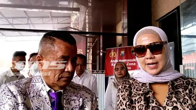Venna Melinda Sambangi Polda Jatim, Hotman Paris Ungkap Poin yang Akan Disampaikan 