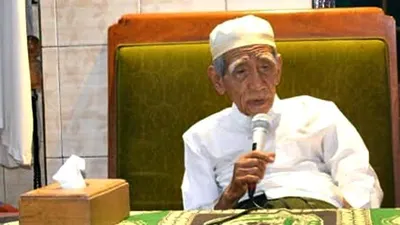 Kajian Mbah Moen Tentang Rahasia Menjadi Kaya Raya dan Muslim yang Baik Lewat Jalur Membayar Hutang   
