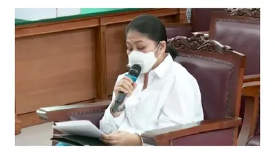 Tak Terima Dijadikan Dalang Pembunuhan, Putri Candrawathi Cecar Majelis Hakim Tanpa Henti: Apakah Salah?