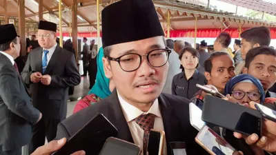 Profil Bupati Bangkalan Abdul Latif Imron yang Ditahan KPK