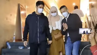Rizky Billar dan Lesti Kejora Kembali  Datangi Polda Metro Jaya Semalam, Ada Apa? 