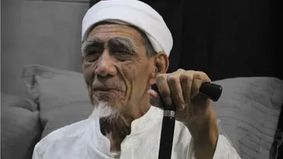 Hutang Menggunung Padahal Sudah Kerja Keras? Kata Mbah Moen Mungkin Tidak Berkah, Yuk Lakukan 5 Hal Ini!