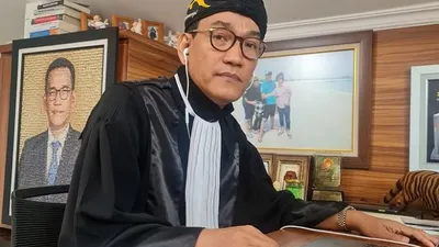 Refly Harun Panik? Disebut Bisa Kena Pasal Tambahan Bila Hilangkan Barang Bukti Video Rocky Gerung - Jokowi (Instagram/ @reflyharunofficial)