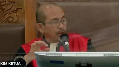 Hakim Ketua, Ahmad Suhei menyatakan sidang obstruction of justice kasus pembunuhan Brigadir J ditunda.