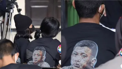 Tak Mau Ketinggalan! Fans Ferdy Sambo Ramai-ramai Nobar Sidang Vonis, Pakai Kaos Bertuliskan&hellip;
