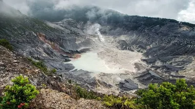 Ada Sinar di Kawah Ecoma Gunung Tangkuban Parahu! Ternyata Bukan Magma tapi Aliran Fluida, ini Penjelasannya. (Tangkap Layar Laman Taman Wisata Alam Tangkuban Parahu)