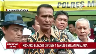 Ayah Brigadir Yosua, Samuel Hutabarat usai sidang vonis Richard Eliezer alias Bharada E di Pengadilan Negeri Jakarta Selatan, Rabu, 15 Februari 2023.