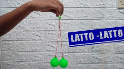 Permainan lato-lato yang sedang trend masa kini