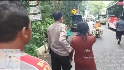 Ingin Bunuh Diri di Sungai, Seorang Wanita Berhasil Diselamatkan oleh Seorang Pemuda di Banyumas