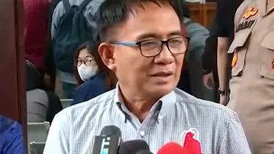 Singgung budaya siri na pacce, paman Ferdy Sambo yakni Amsal Sampetondok membela keponakannya agar diberi keringanan hukuman.