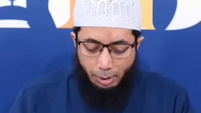 Ustadz Khalid Basalamah sebut hukum rokok adalah haram.