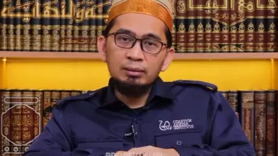 Jangan Anggap Enteng, Kata Ustaz Adi Hidayat Pahami Salat Tarawih yang Benar!