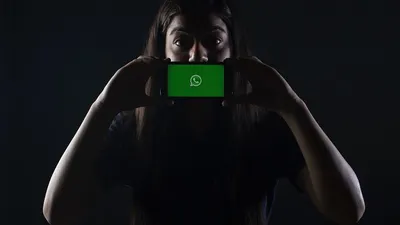 Penting bagi pengguna WhatsApp untuk mengetahui dan mewaspadai tanda-tanda bahwa akun mereka mungkin tengah disadap atau kena hack. 