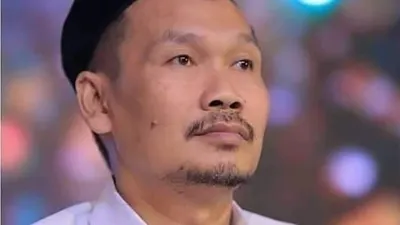 Kata Gus Baha 'Allah Itu Aneh, Tapi Aneh yang Baik' Lantas apa Maksud Perkataannya? Simak Penjelasan Disini.(Instagram.com/@ngajigusbaha)