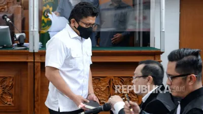Terdakwa kasus dugaan pembunuhan berencana terhadap Brigadir Nofriansyah Yosua Hutabarat, Ferdy Sambo saat menjalani sidang lanjutan di Pengadilan Negeri Jakarta Selatan, Jakarta, Selasa (8/11/2022).