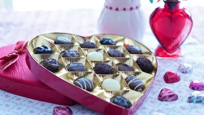 Bolehkah Memberi Coklat di Hari Valentine Menurut Islam? Begini Penjelasannya