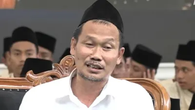 Gus Baha Murid Mbah Moen Ungkap Istigfar Bukan Kunci Allah Terima Taubat Seseorang, Ini Penjelasan Lengkapnya!