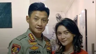 Foto saat Hendra Kurniawan bersama Sang Istri, Saeli