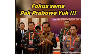 Dikira main hp, Prabowo Subianto ternyata mencatat apa yang disampaikan Jokowi di hadapan awak media, videonya viral. 