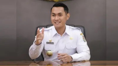 Bupati asal Tuban Aditya Halindra Faridzky &quot;dinobatkan&quot; sebagai pengganti Denny Caknan.