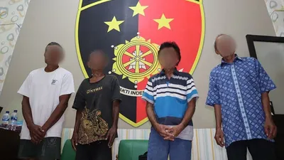 Empat orang lansia warga Desa Kedungrandu, Kecamatan Patikraja, Kabupaten Banyumas, Jawa Tengah, Rabu (11/1/2023), ditangkap petugas Unit PPA Satreskrim Polresta Banyumas karena melakukan pencabulan terhadap seorang anak perempuan berusia 12 tahun hingga hamil. ANTARA/HO-Polresta Banyumas