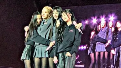 BLACKPINK dengan penampilan tertutup saat menggelar konser di Riyadh, Arab Saudi