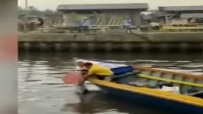 Viral Jasad Seorang Balita Tanpa Luka Cabik Diantarkan Oleh Seekor Buaya ke Tepi Sungai
