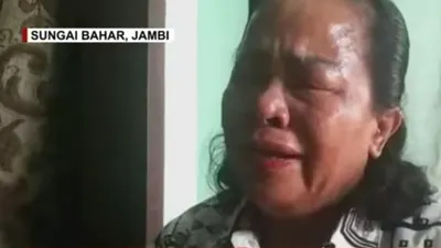 Ibu Brigadir J menjerit usai Putri Candrawathi dituntut 8 tahun penjara