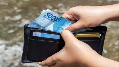 Ilustrasi, pemerintah Indonesia melalui Kemnaker telah menentukan kenaikan UMP dan UMK 2023 dengan maksimal 10%.