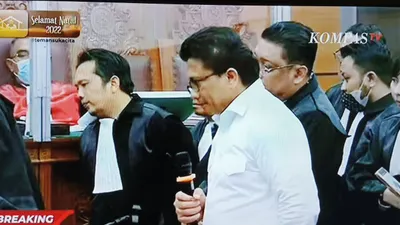 Inilah Momen Ferdy Sambo Keceplosan Menembak Yosua saat JPU Tunjukkan Barang Bukti Senjata