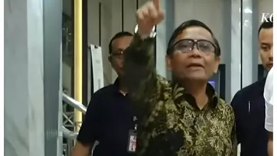  Jelang Sidang Vonis Ferdy Sambo, Mahfud MD Angkat Bicara: Saling Menyalahkan Itu Biasa Kotak Masuk