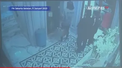 Ditanya Hakim Alasan Ajak Kuat Maruf Naik Lift ke Lantai 3, Jawaban Putri Candrawathi Bikin Kaget
