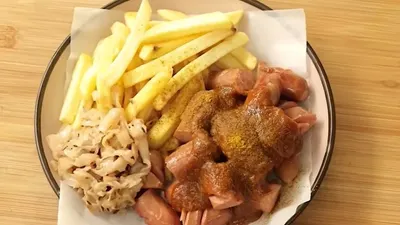 Menu Praktis Tahun Baru ala Chef, Sosis Kari ala Jerman Buat Pelengkap Suasana Kumpul Keluarga