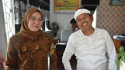 Heboh Dedi Mulyadi Unggah Foto dengan Seorang Wanita yang Mirip Anne Ratna Mustika, Warganet: Susah Move On Ya