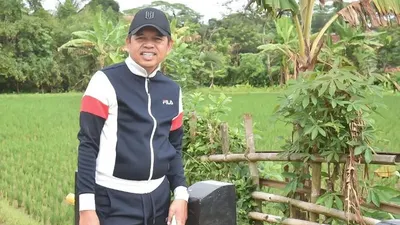 Warganet menganggap bahwa Dedi Mulyadi masih belum bisa move on usai digugat cerai oleh Anne Ratna Mustika.