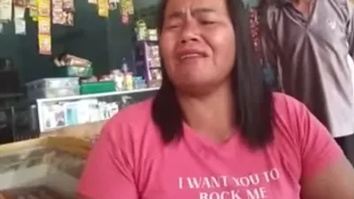 Kecewa dengan Vonis Terpidana Richard Eliezer yang Dinilai Rendah, Tangisan Bibi Brigadir Joshua-pun Pecah