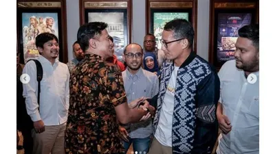 Sandiaga Salahudin Uno berada di perilisan film. Dikesempatan yang sama dirinya memberikan tanggapan terkait pandangan Prabowo Subianto terkait politik.