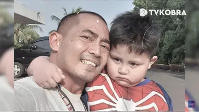 Potret Yama Carlos dengan sang buah hati. Yama Carlos kini tengah menjalani persidangan perceraian dengan sang istri.