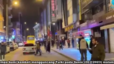 Turki kembali dilanda gempa bumi dengan kekuatan 6.4 SR setelah dua minggu sebelumnya dilanda gempa dengan kekuatan 7.8 SR