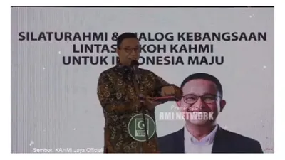 mantan Gubernur DKI Jakarta yakni Anies Baswedansaat tengah berpidato di acara Silaturahmi dan Dialog Kebangsaan Lintas Tokoh Kahmi Untuk Indonesia Maju.