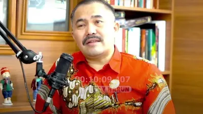 pengacara keluarga Brigadir Yosua, Kamaruddin Simanjuntak pun kembali mempertanyakan tragedi KM 50 ini yang kini masih menjadi misteri.