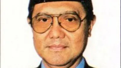 Achmad Sujudi, mantan Menteri Kesehatan era pemerintahan Gus Dur dan Megawati, meninggal dunia hari ini.