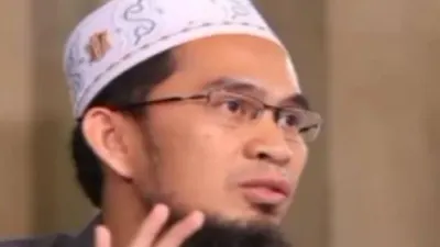 Baca Ini Sebelum Berdoa Agar Keinginan Cepat Terkabul, Ustaz Adi Hidayat: Allah SWT Tidak Pernah Menolak